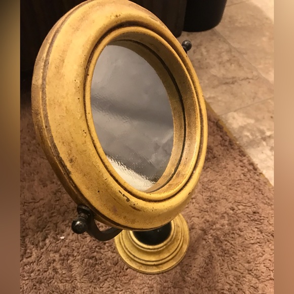 Bathroom mirror, there is a signature of the maker on the bottom!! FIRST COME!! - Picture 2 of 4